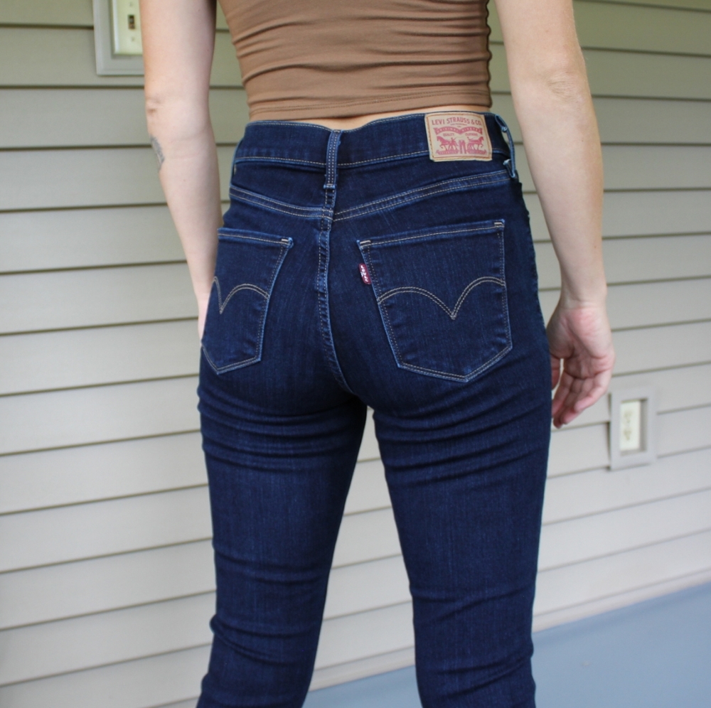 Levi Dark Denim Skinny Jeans